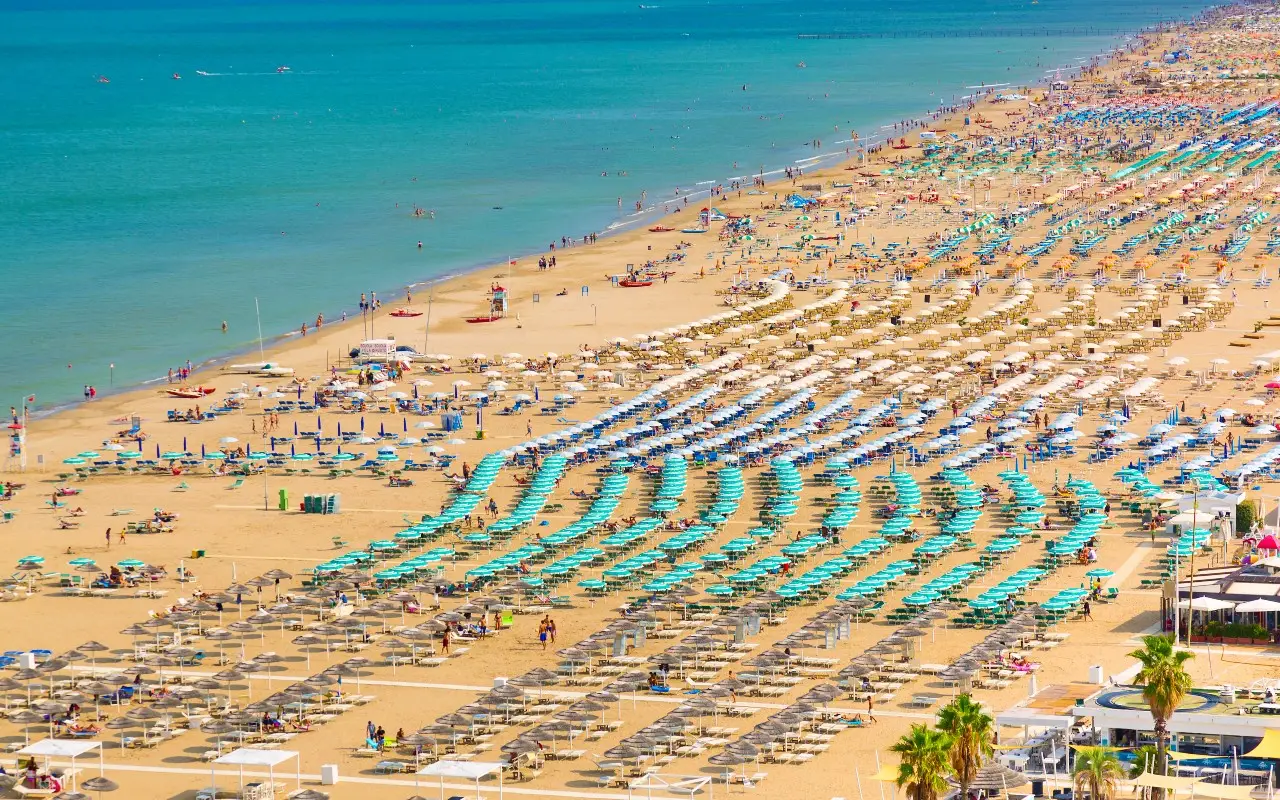 Allarme spiagge: c'è il divieto di balneazione in 8 località, attenzione prima di tuffarti! Immagine selezionata