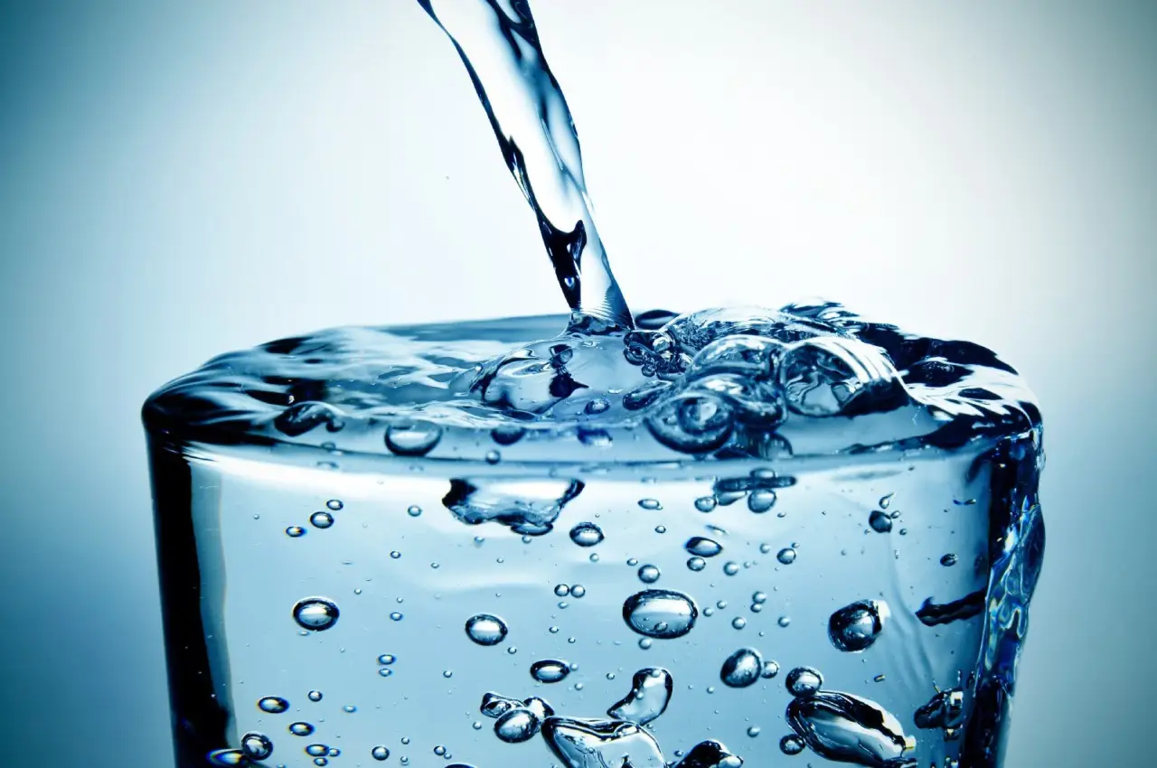 Scandalo nell’acqua in bottiglia: ecco rilevati i superbatteri, ritirate 300mila confezioni Immagine selezionata