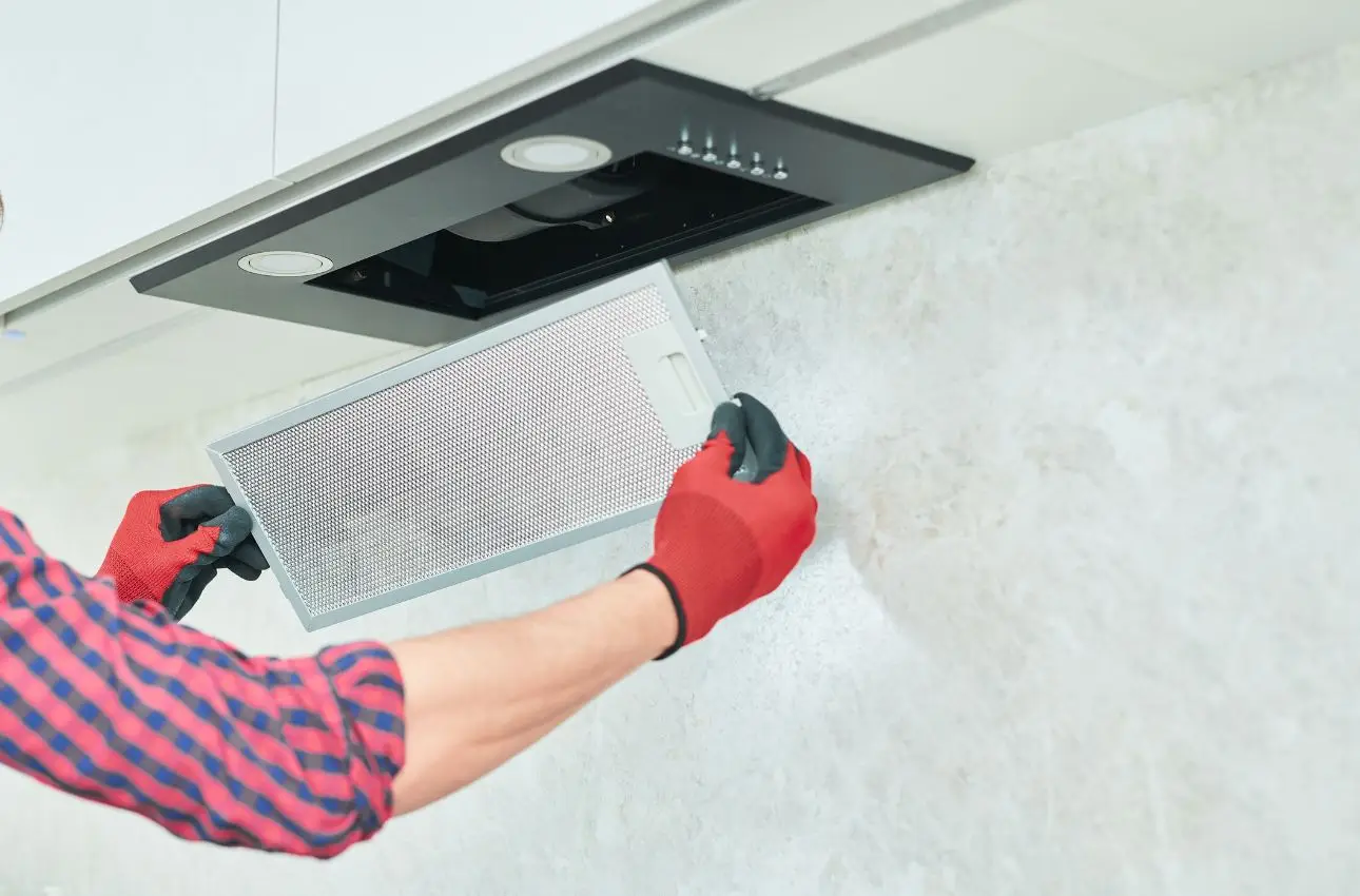 Il segreto geniale per eliminare il grasso dalla cappa: cucina splendente in 5 minuti! Immagine selezionata