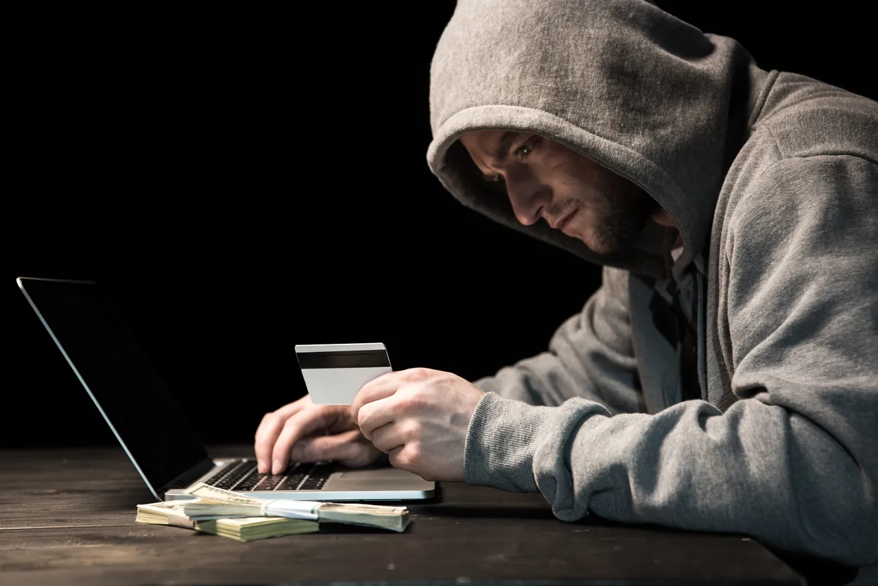 Allarme truffe bancarie: scopri come difendere i tuoi risparmi dagli hacker! Immagine selezionata