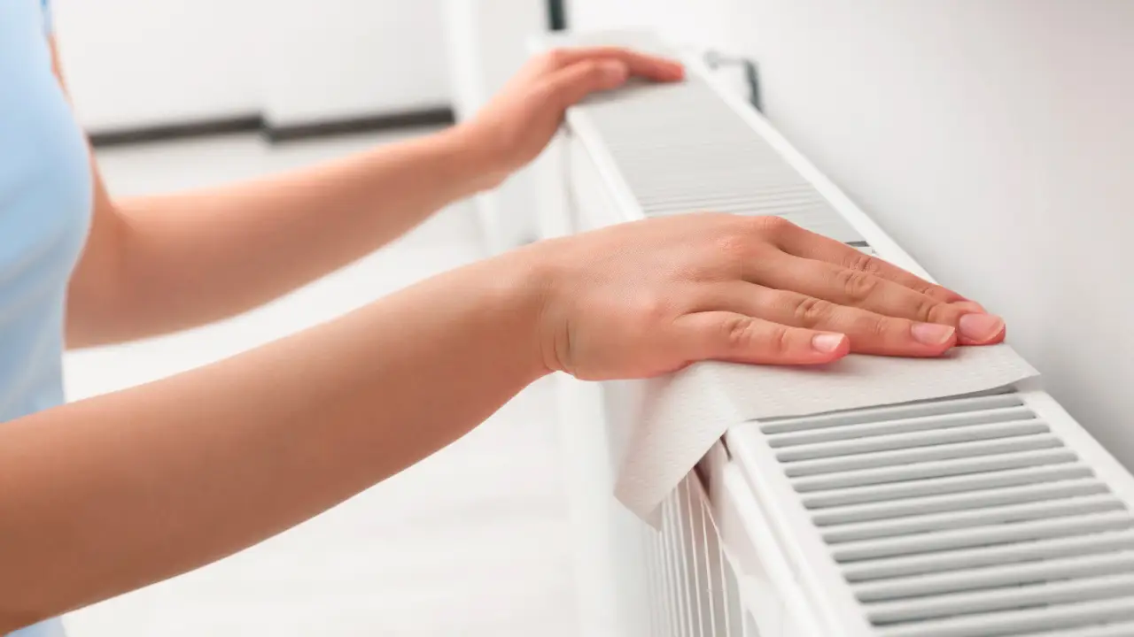 Guida pratica per una pulizia approfondita dei termosifoni Guida pratica per una pulizia approfondita dei termosifoni