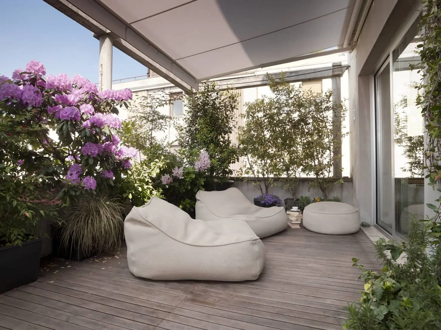 Tutto quello che serve per un terrazzo fiorito anche senza terra Tutto quello che serve per un terrazzo fiorito anche senza terra