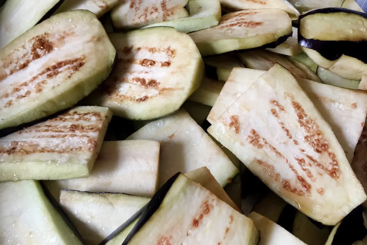 Melanzane: scopri il trucco per frutti più grandi e saporiti SS - Melanzane grandi e saporite